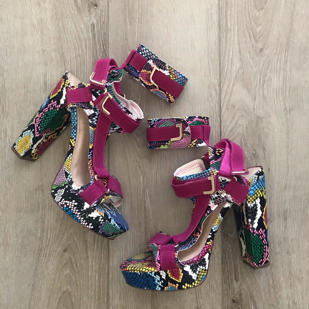 SOLD ON ANOTHER APP** Snake Skin Print Heels